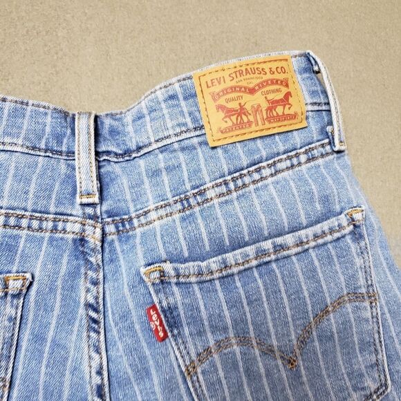 Levi's Women's High Rise Jeans - Blue and White - Picture 7 of 13